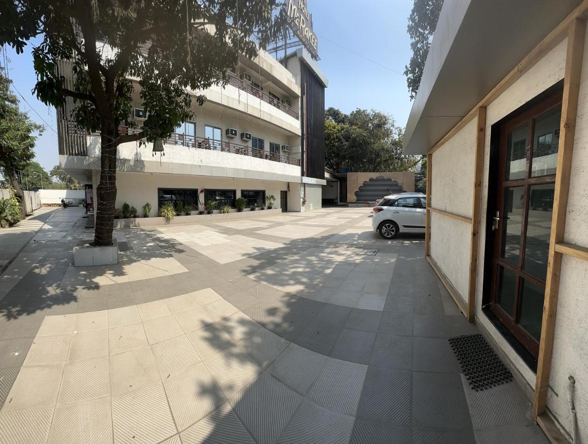 Hotel Merakee - Near Dahisar Mira Road Mumbai Εξωτερικό φωτογραφία