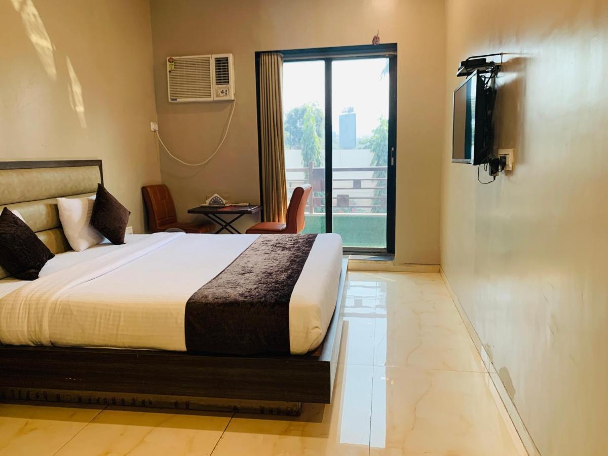 Hotel Merakee - Near Dahisar Mira Road Mumbai Εξωτερικό φωτογραφία