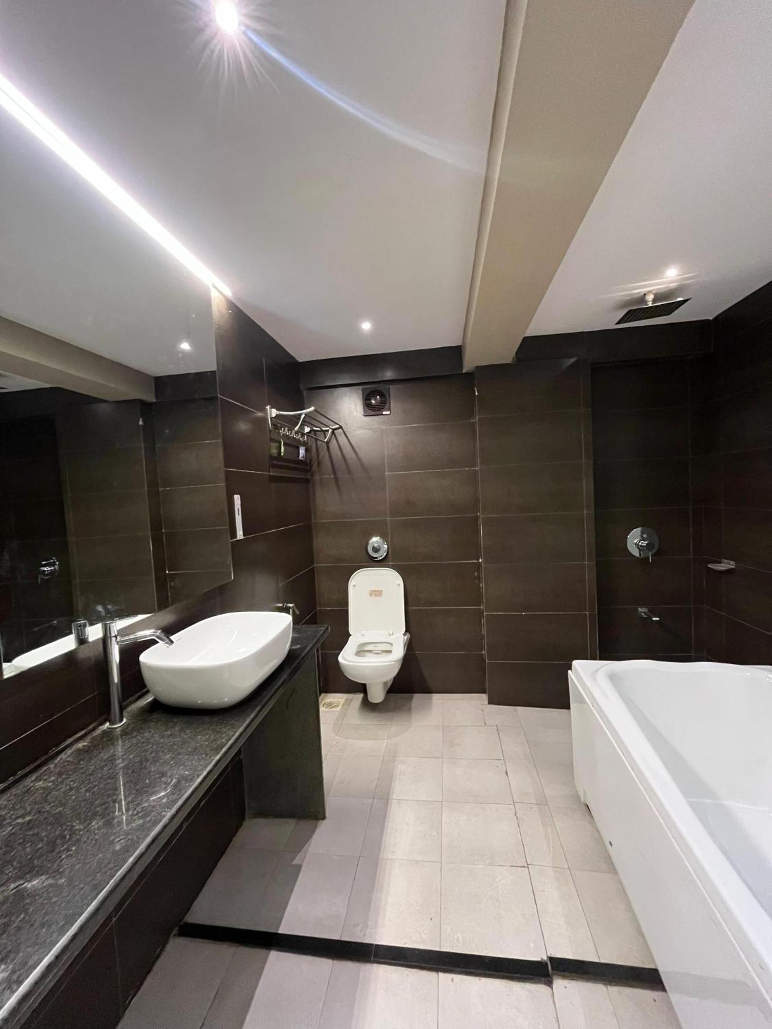 Hotel Merakee - Near Dahisar Mira Road Mumbai Εξωτερικό φωτογραφία