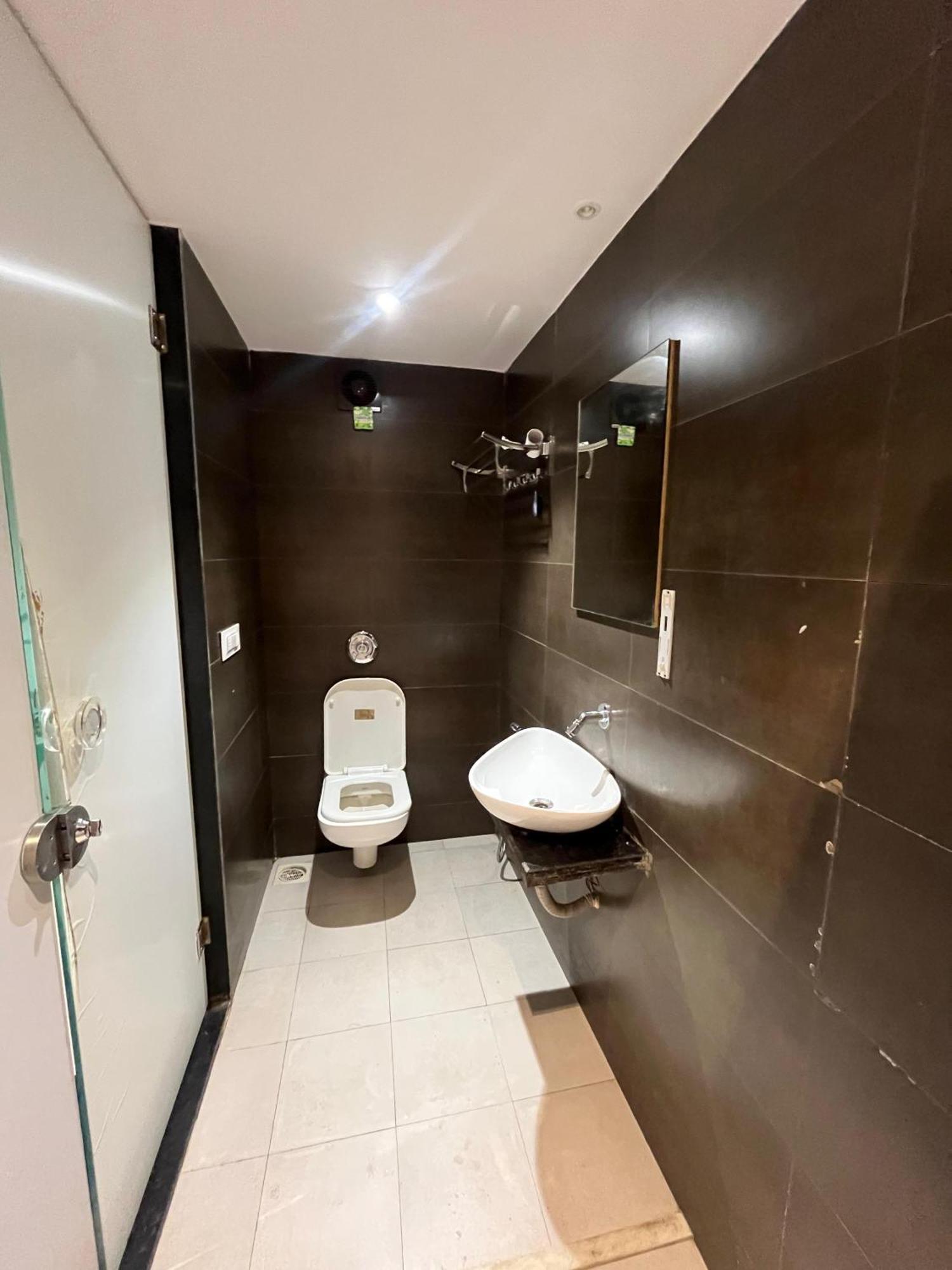 Hotel Merakee - Near Dahisar Mira Road Mumbai Εξωτερικό φωτογραφία