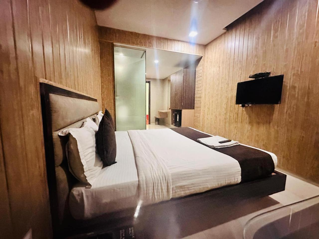 Hotel Merakee - Near Dahisar Mira Road Mumbai Εξωτερικό φωτογραφία